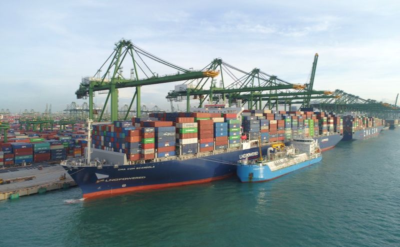 Premier soutage de GNL navire-conteneur en Asie par CMA CGM et FueLNG