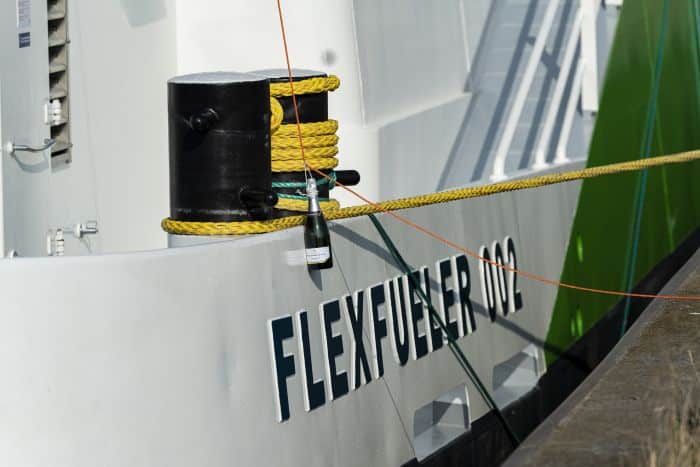 Le baptême officiel de la barge de soutage FlexFueler002