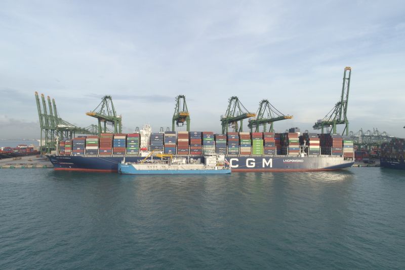 Premier soutage de GNL navire-conteneur en Asie par CMA CGM et FueLNG