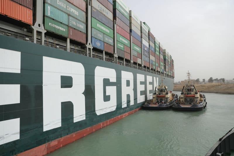 Evergreen Lines jamais donné à la terre dans le canal de Suez -