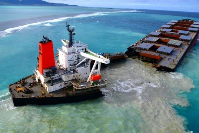 MV Wakashio cargo japonais déversement de pétrole maurice