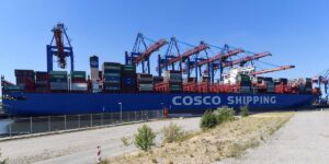 Porti i Hamburgut mbështet blerjen e terminalit COSCO mes shqetësimeve të qeverisë gjermane në Kinë