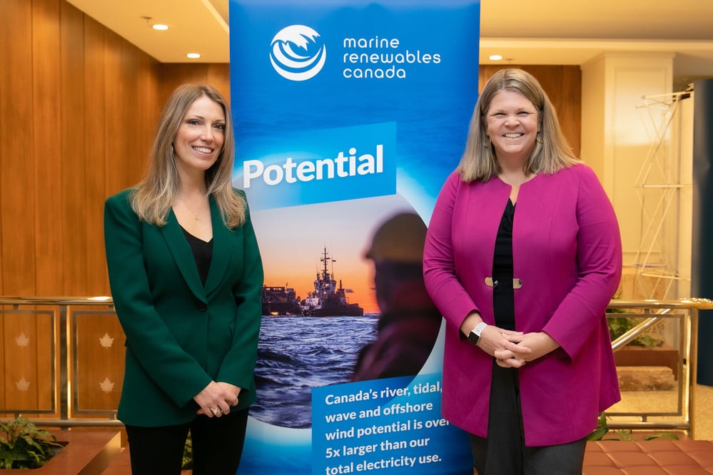 De gauche à droite : Elisa Obermann ;  Kendra MacDonald (avec la permission de Marine Renewables Canada)