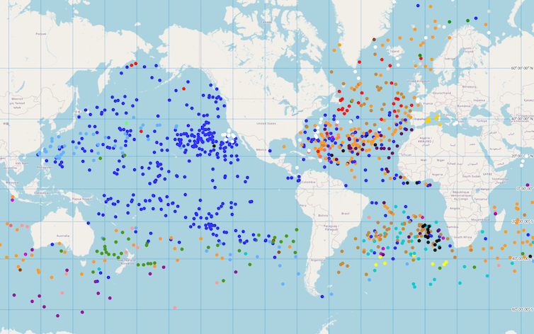 Carte avec des points pour les emplacements des dériveurs au 28 novembre 2022. Les points sont partout dans les océans.