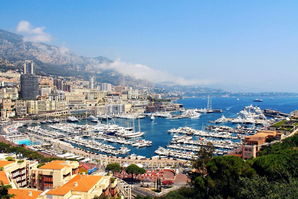 Pourquoi faut-il absolument visiter le port de Monaco ?